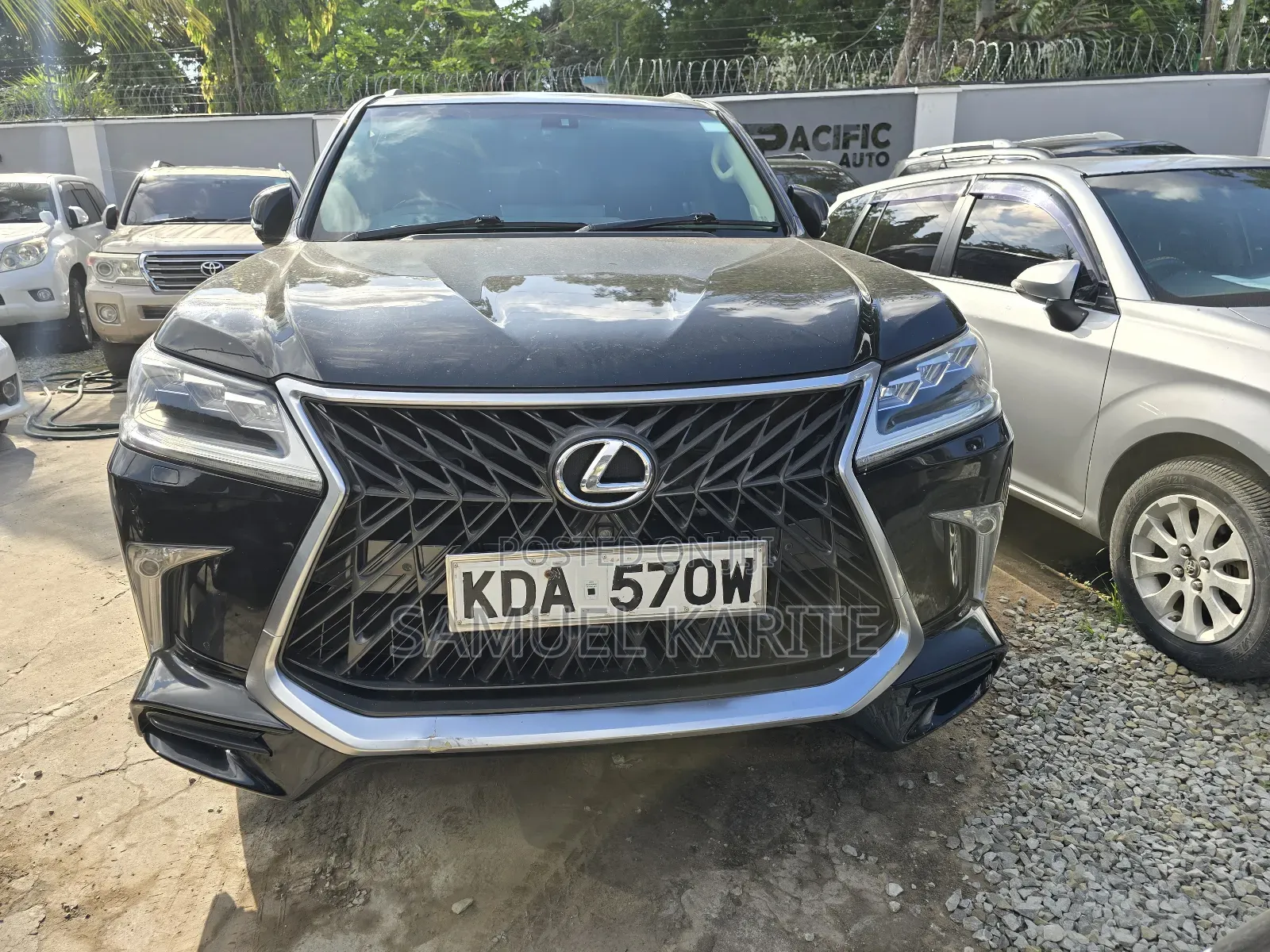 Lexus LX 2016 Black
