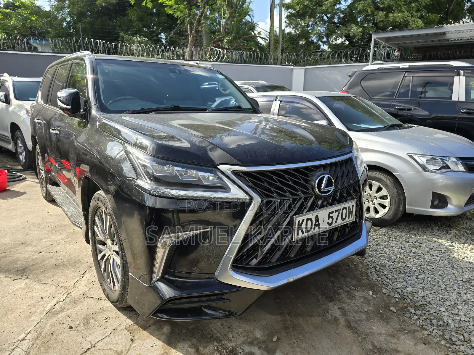 Lexus LX 2016 Black