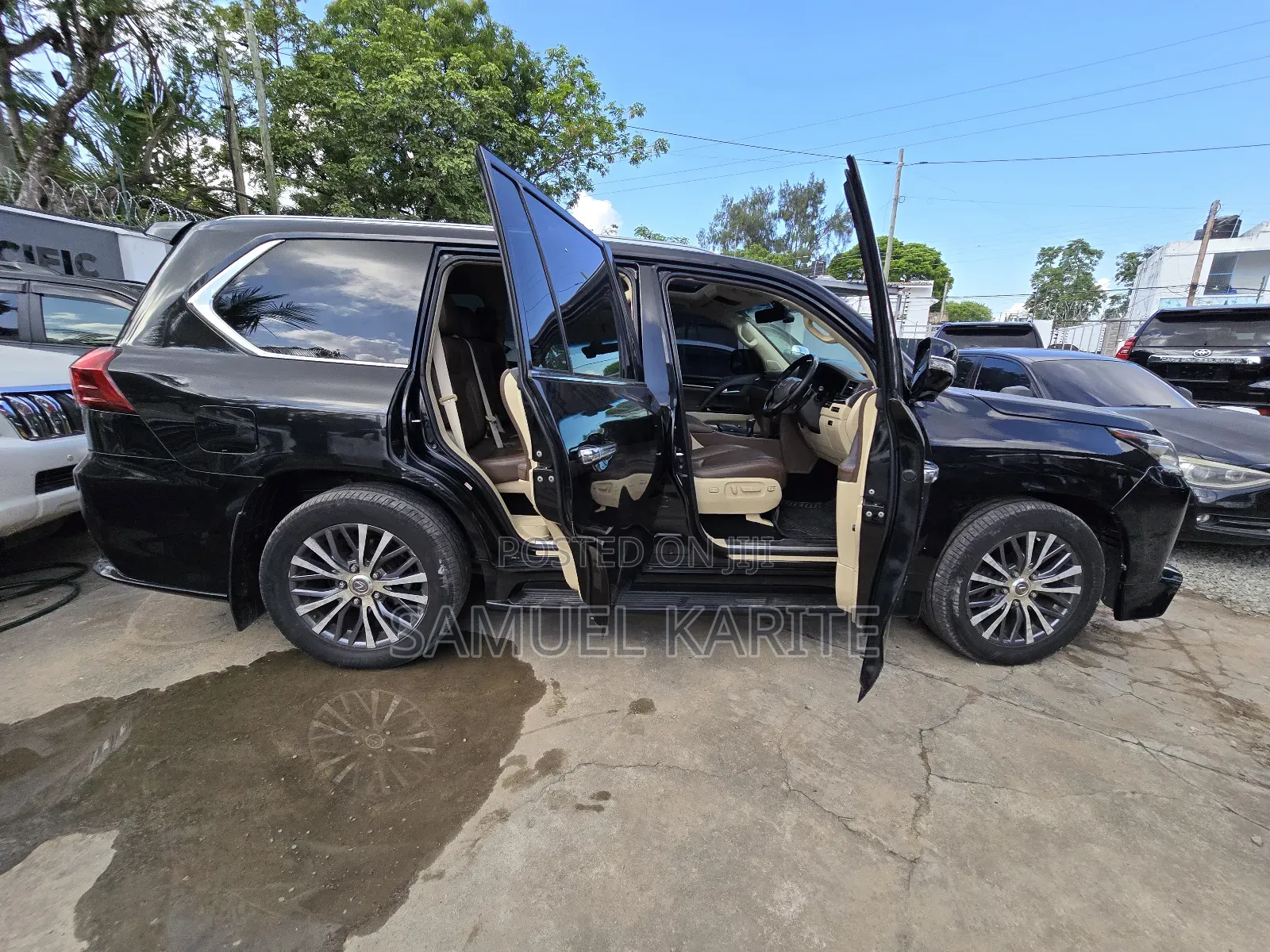 Lexus LX 2016 Black