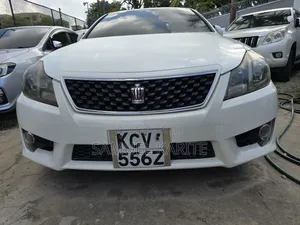 Toyota Crown 2013 White