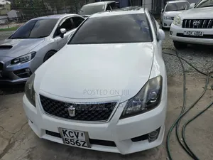 Toyota Crown 2013 White