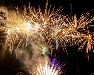 Aerial Display Fireworks 300 Shots