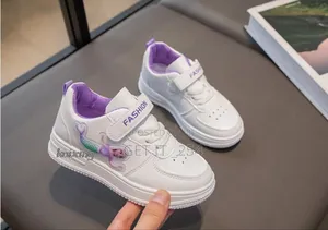 *Kids Sofia Sneakers*
*Sizes : 35,37*