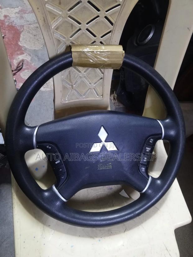 Mitsubishi Shogun Stearing Wheel. - main view