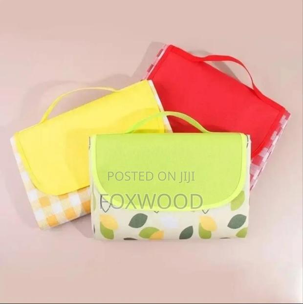 Waterproof Outdoor Picnic Mat Available - thumbnail 5