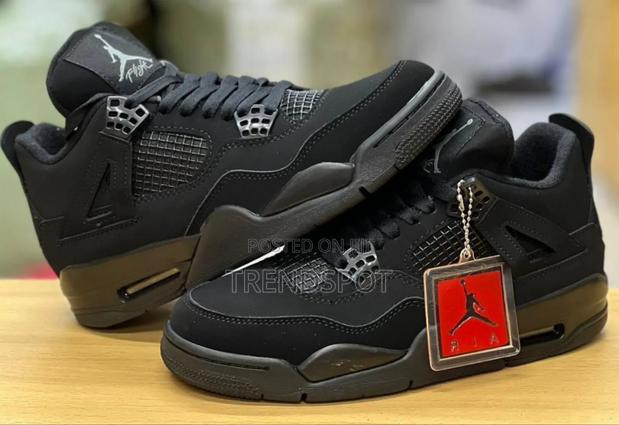 Jordan 4 Black Cat  Sizes 37-45. At 3200 KSH - thumbnail 3