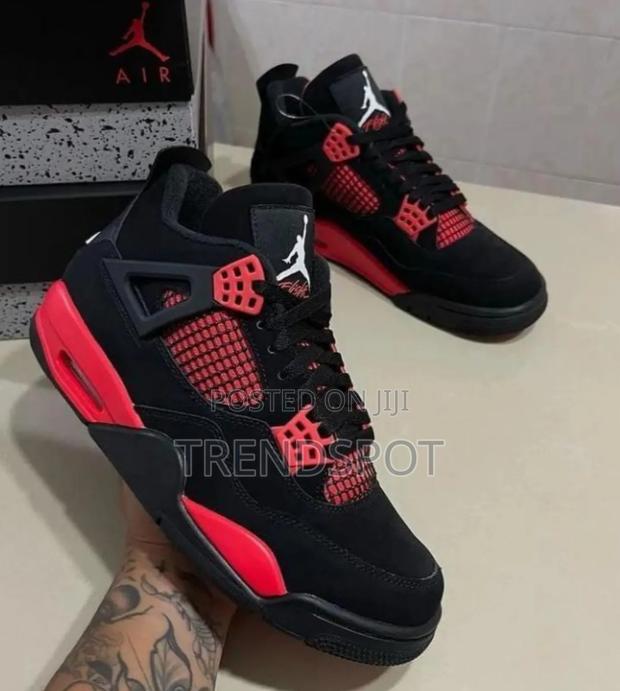 Jordan 4 Thunder Red Sizes 39-45. At 3200 KSH Now Available