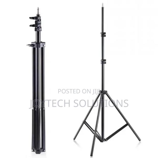 Ring Light Tripod Stand Also Holds Phone