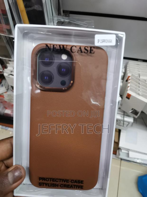 iPhone 15 Pro Max Leather Shell Case Metal, Magsafe - Brown - main view