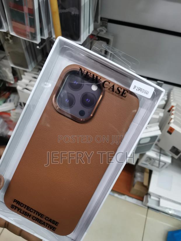 iPhone 15 Pro Max Leather Shell Case Metal, Magsafe - Brown - thumbnail 3