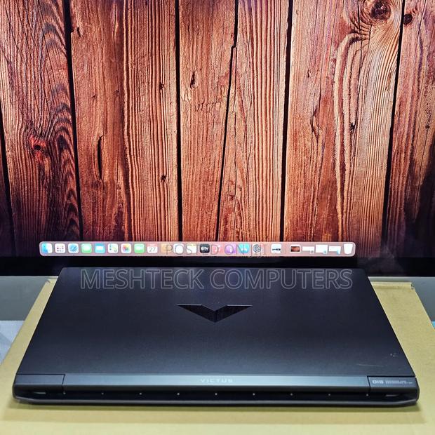 Laptop HP Victus 15 8GB AMD Ryzen 5 SSD 512GB - thumbnail 3