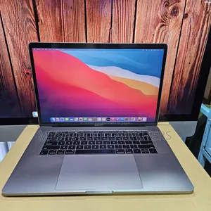 Laptop Apple MacBook Pro 2017 16GB Intel Core I7 SSD 512GB