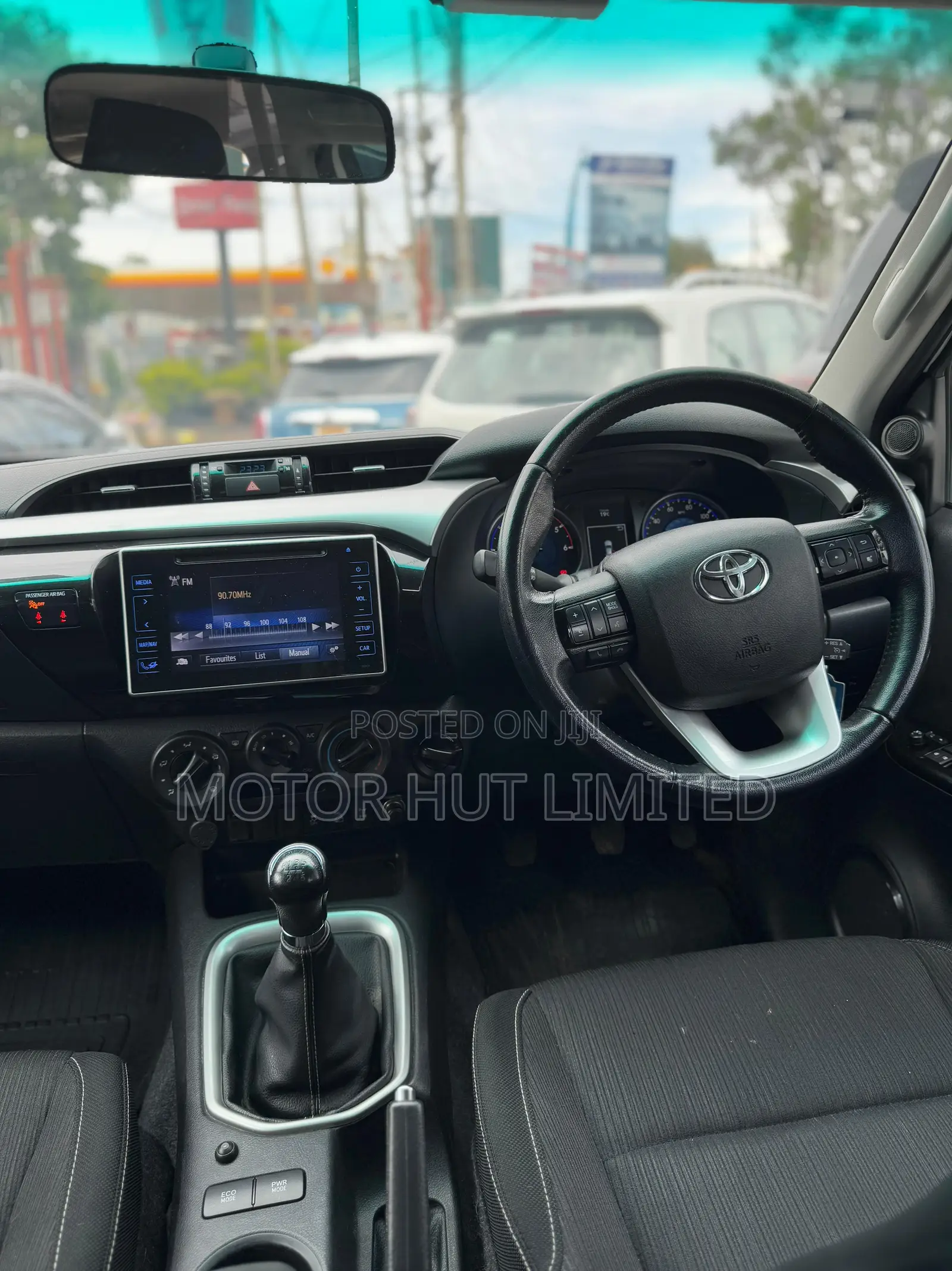Toyota Hilux 2019 White