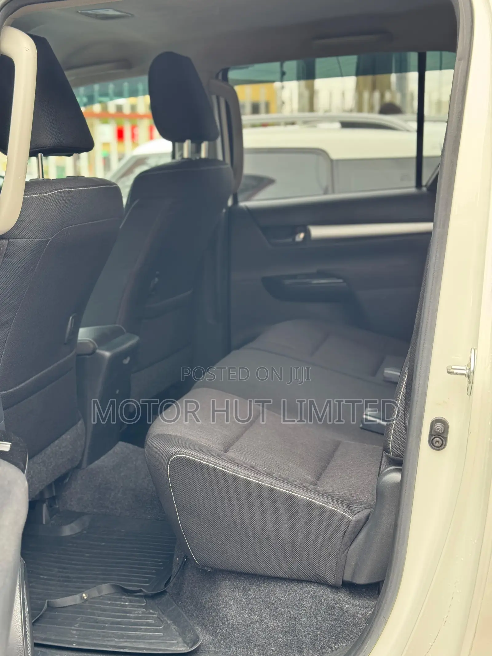 Toyota Hilux 2019 White