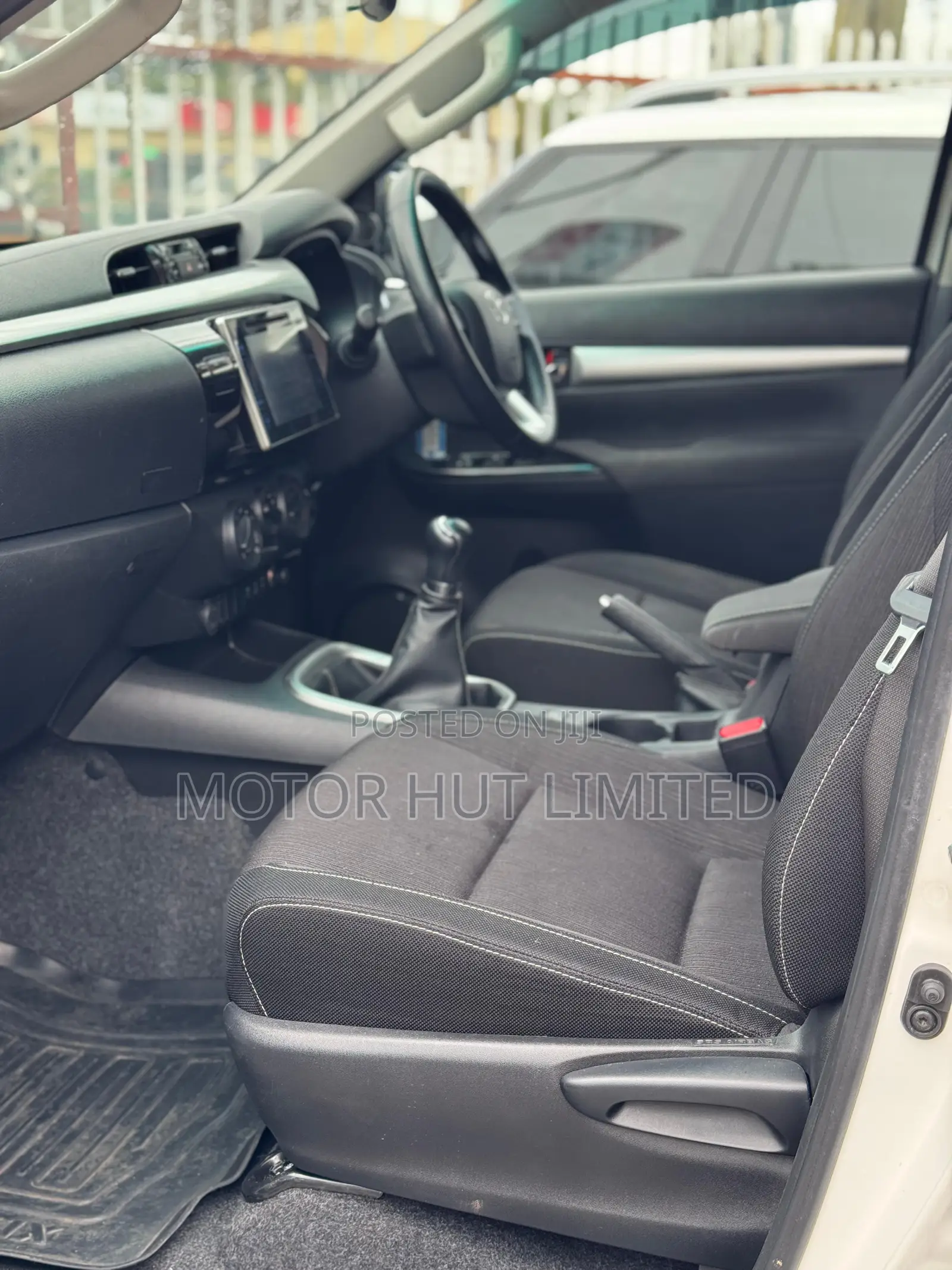 Toyota Hilux 2019 White