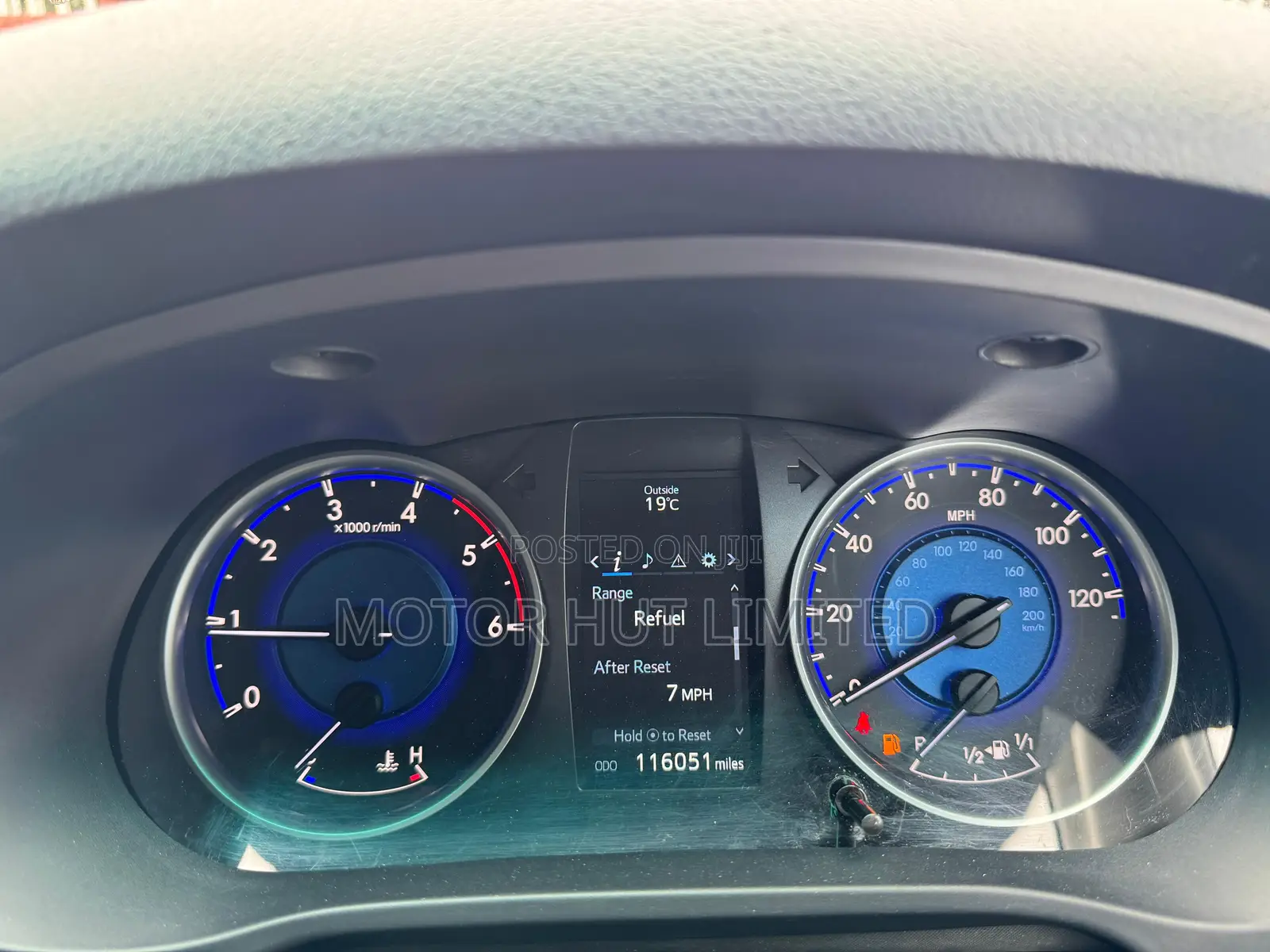Toyota Hilux 2019 White