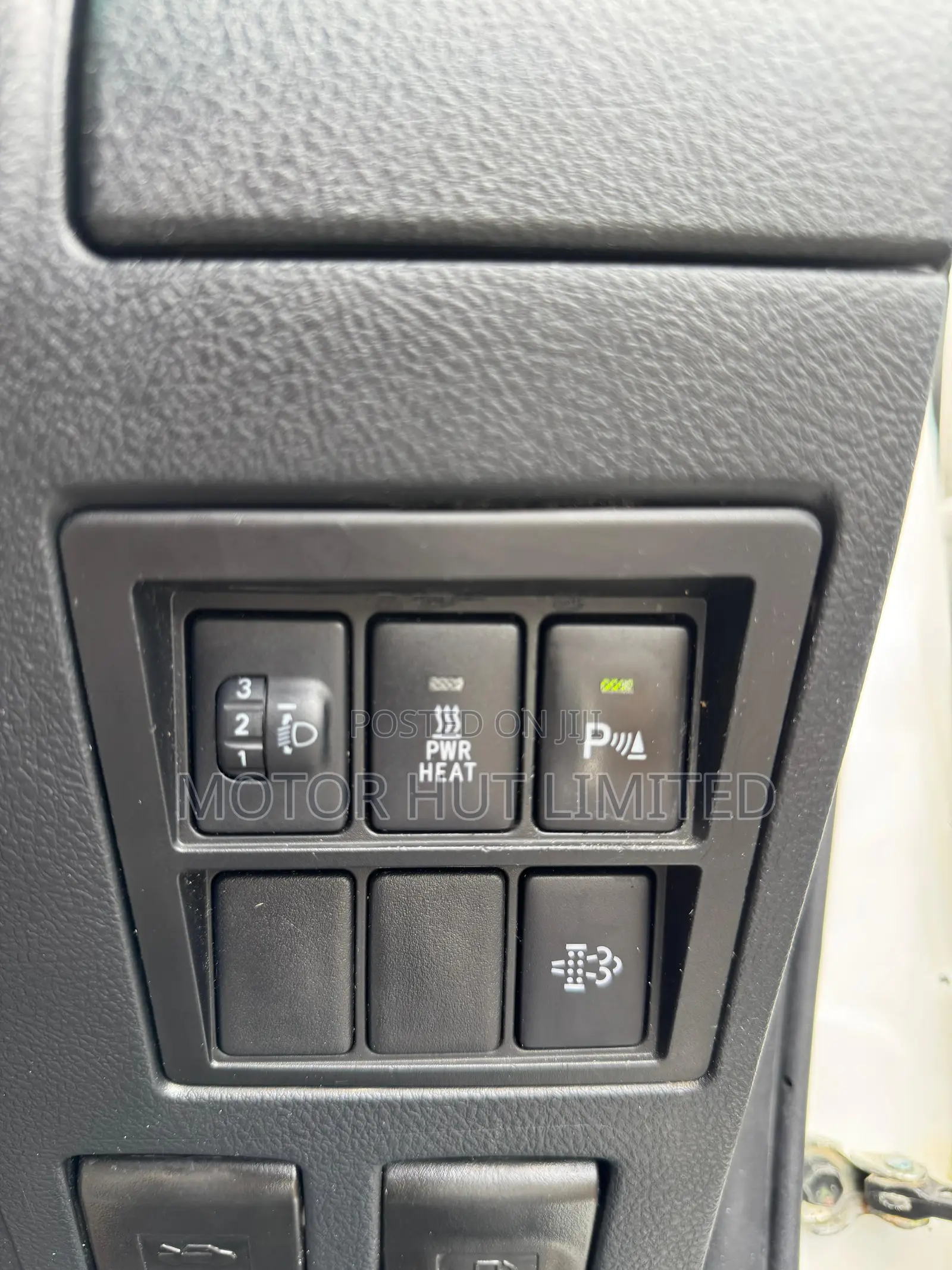 Toyota Hilux 2019 White