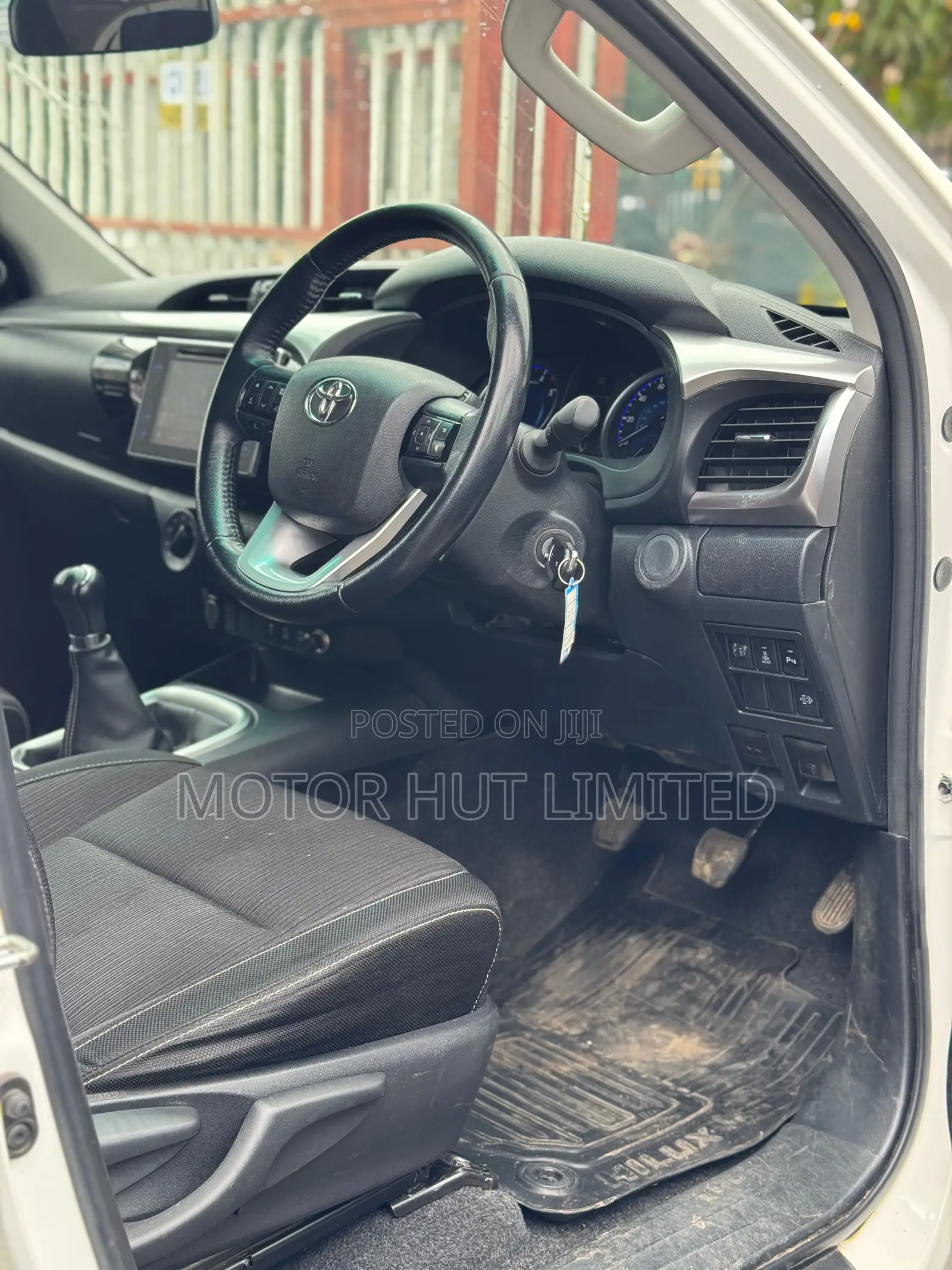 Toyota Hilux 2019 White