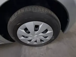 Toyota Porte 2017 Silver