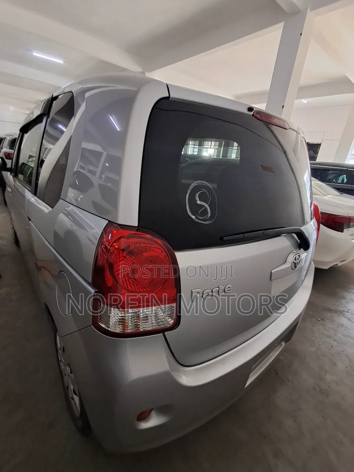 Toyota Porte 2017 Silver