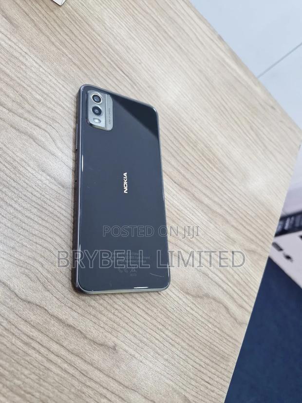 Nokia C32 128 GB Black - main view