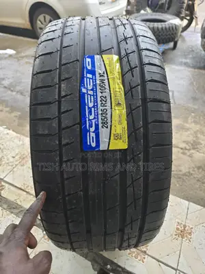 285/35r22 Acelera