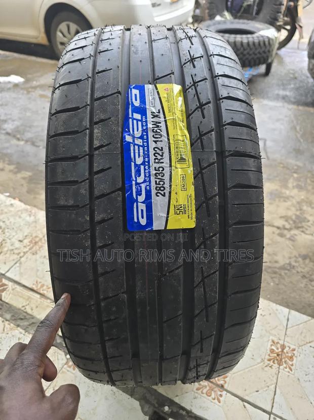 285/35r22 Acelera