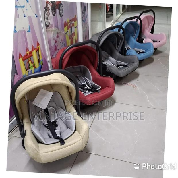 *Infant Carseat /Carrycot: - main view