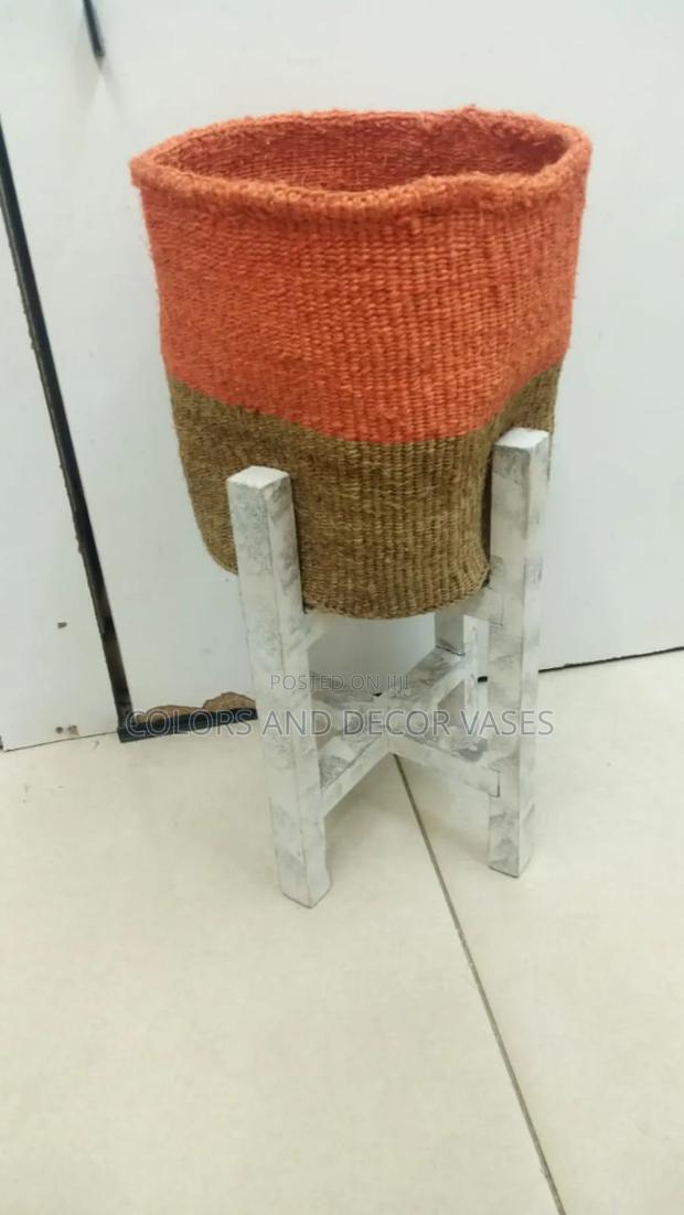 Stand With Basket Size 10 - main view