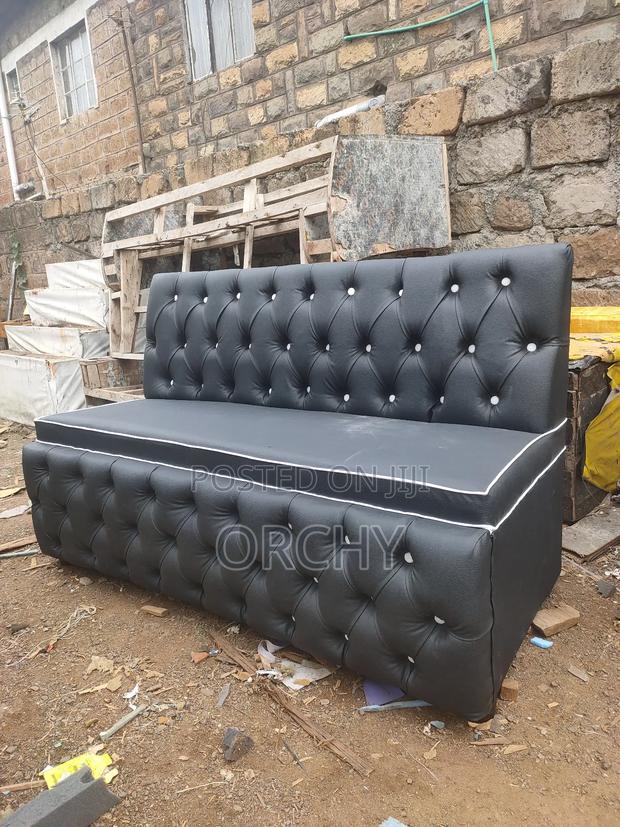5ft Waiting Coach - main view