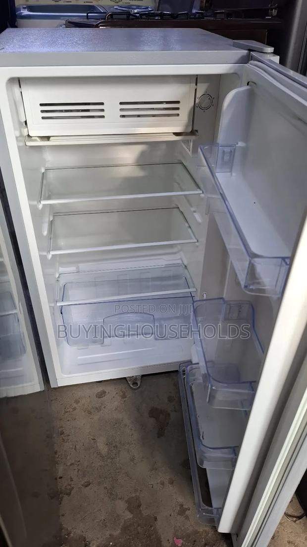 Bruhm 90l Fridge Slightly Used - thumbnail 3