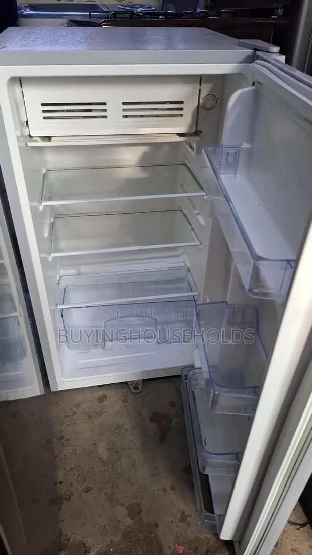 Bruhm 90l Fridge Slightly Used - thumbnail 5