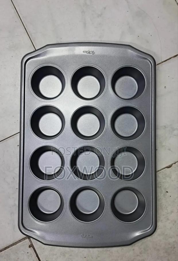 12 Hole Baking Tray - thumbnail 4