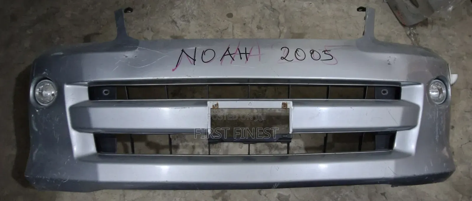 Noah 2005 Front Bumper With Foglamps