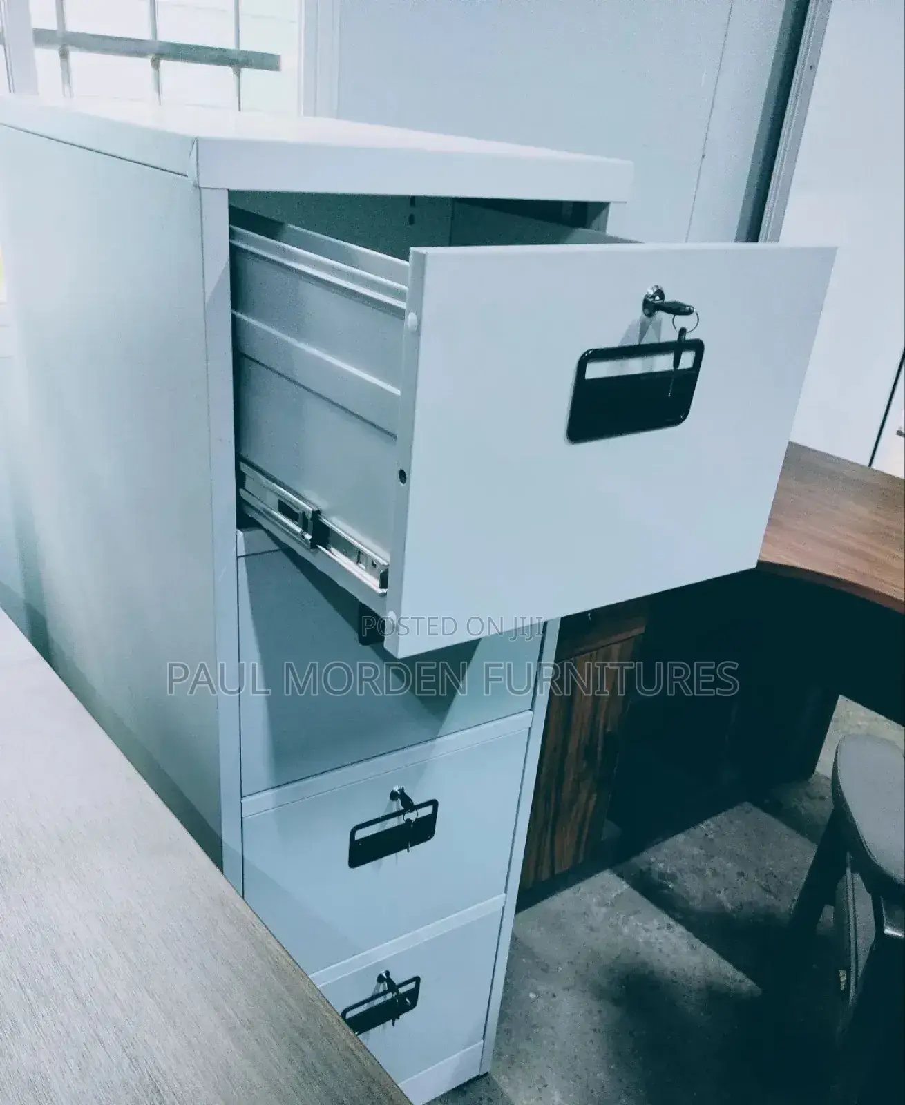 Metallic Office Filling Cabinet
