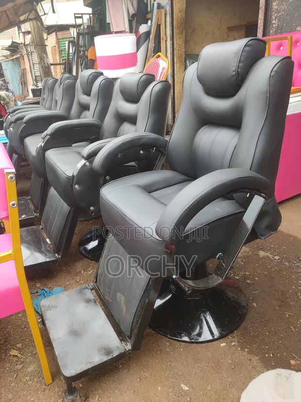 D-Open Kinyozi Seats - main view