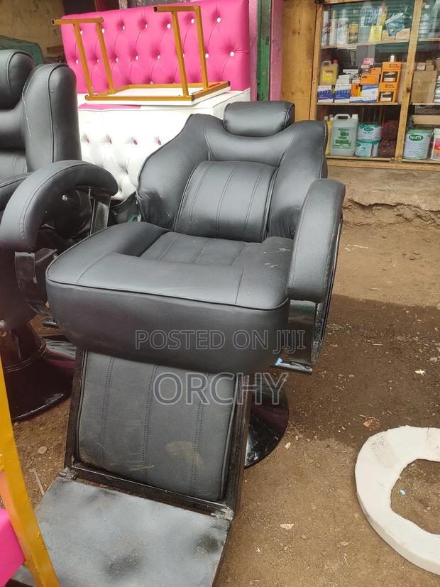 D-Open Kinyozi Seats - thumbnail 2