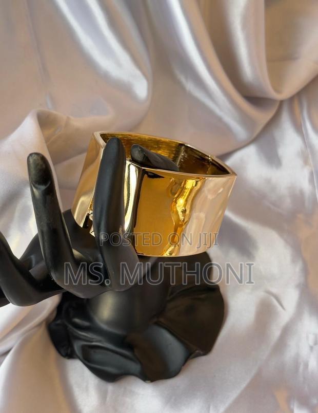 Chunky Gold Tone Bangles Available - thumbnail 8