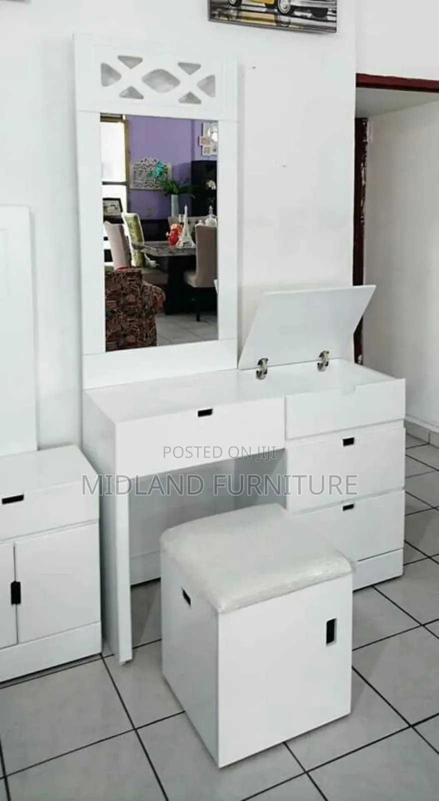 Dressing Mirror Cabinets With Stool