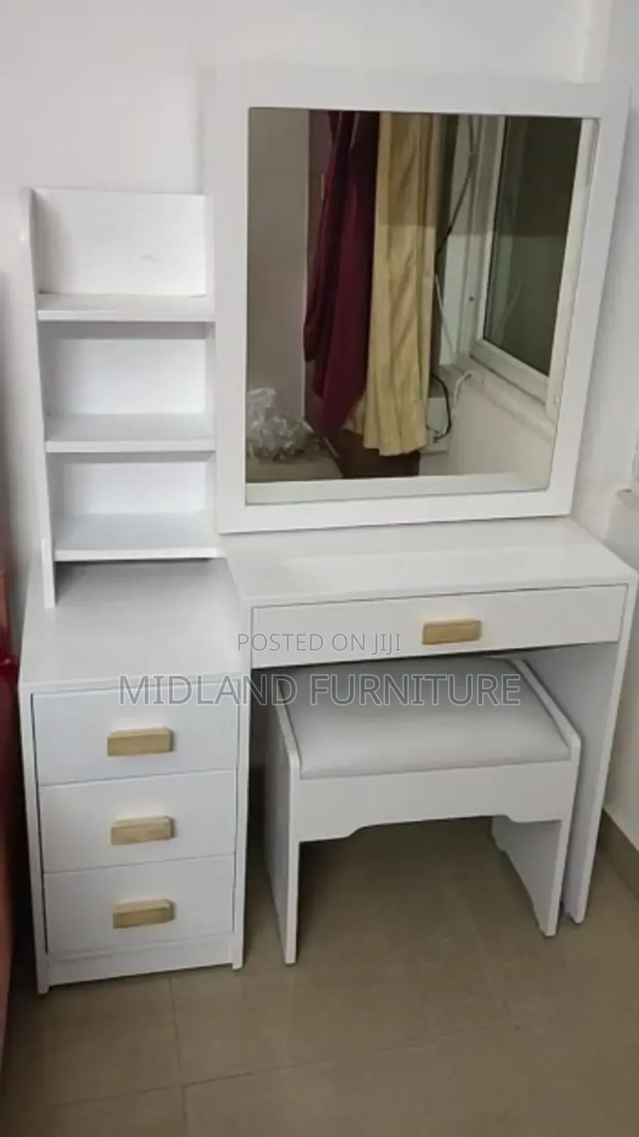 Dressing Mirror Cabinets With Stool