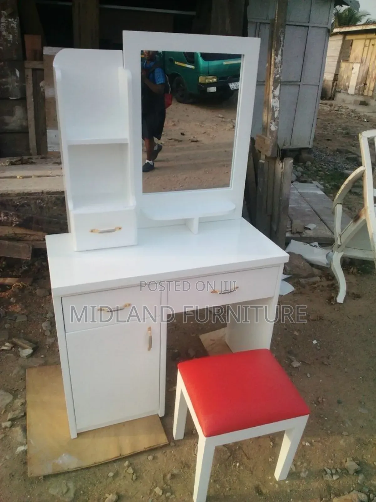 Dressing Mirror Cabinets With Stool
