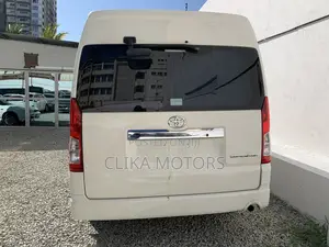 Toyota HiAce 2019 White