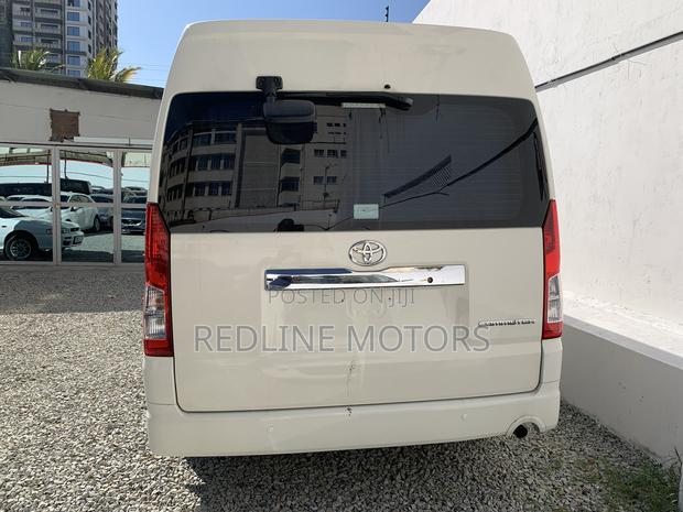 Toyota HiAce 2019 White - thumbnail 3