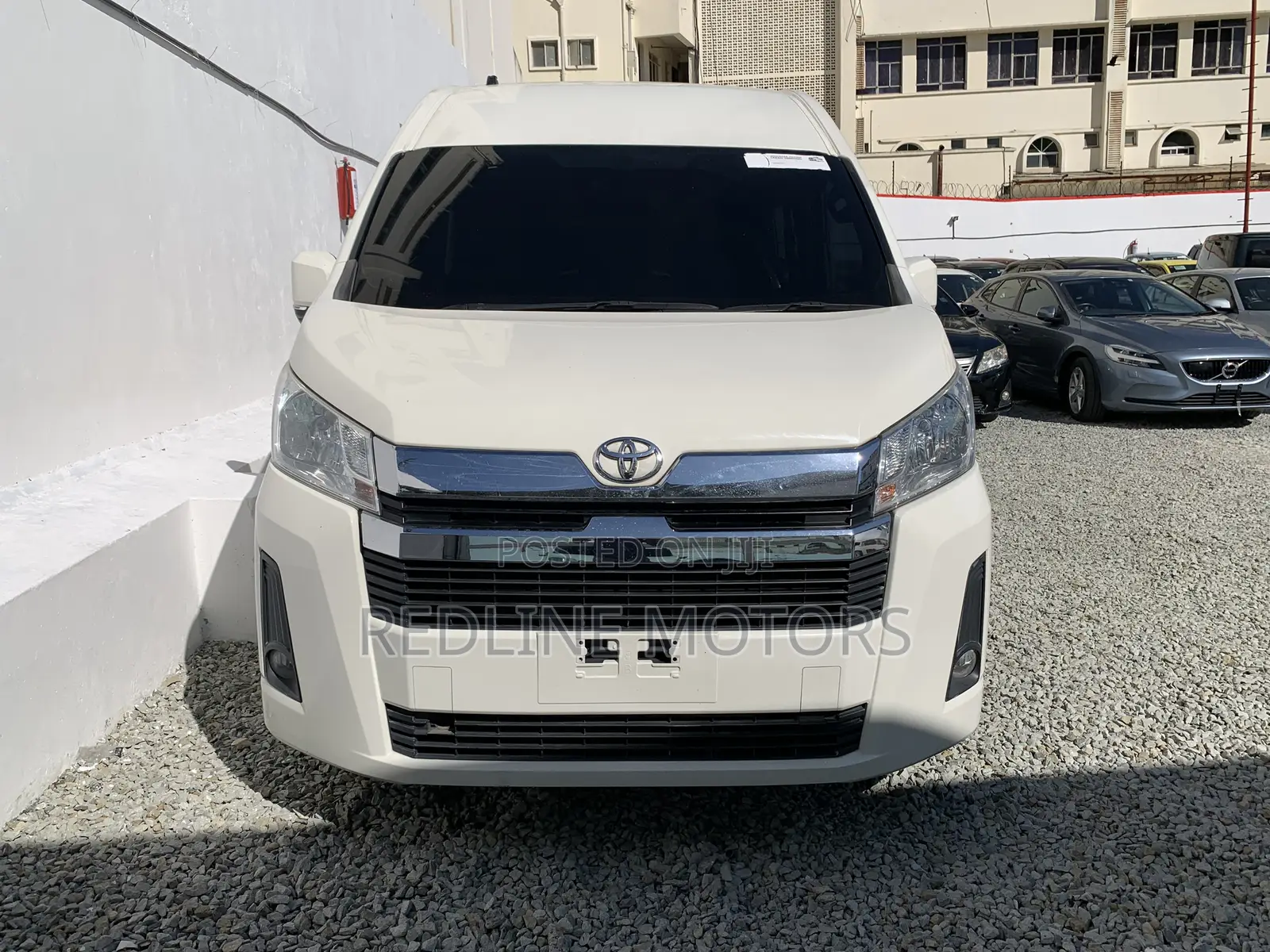 Toyota HiAce 2019 White