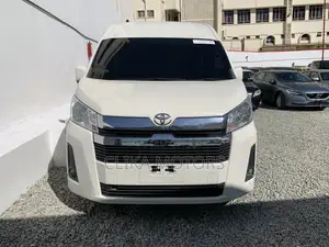 Toyota HiAce 2019 White