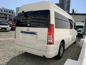Toyota HiAce 2019 White