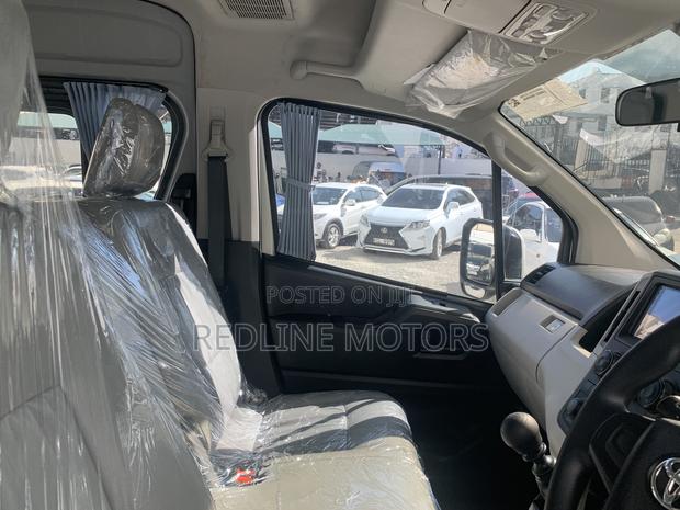 Toyota HiAce 2019 White - thumbnail 5