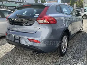 Volvo V40 2016 Teal