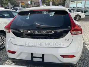 Volvo V40 2017 Off white