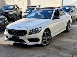 Mercedes-Benz C200 2018 Pearl
